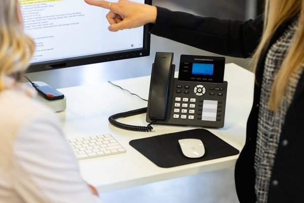 什麼是 VoIP 電話系統？對企業又有什麼用途?